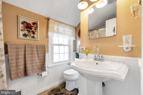 $375,000 | 409 Holmes Road, Morton, PA 19070