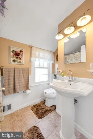 $375,000 | 409 Holmes Road, Morton, PA 19070