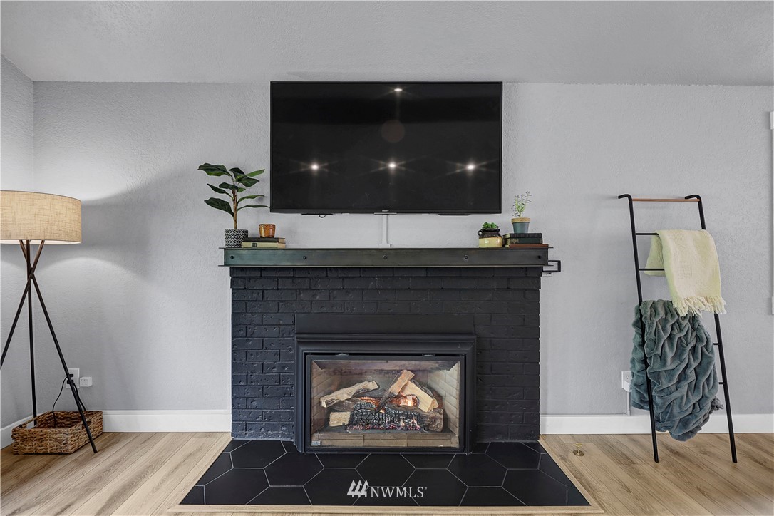 10440 Northeast 201st Street Bothell, WA 98011 - Photo 12 of 39 Gallery Image 12