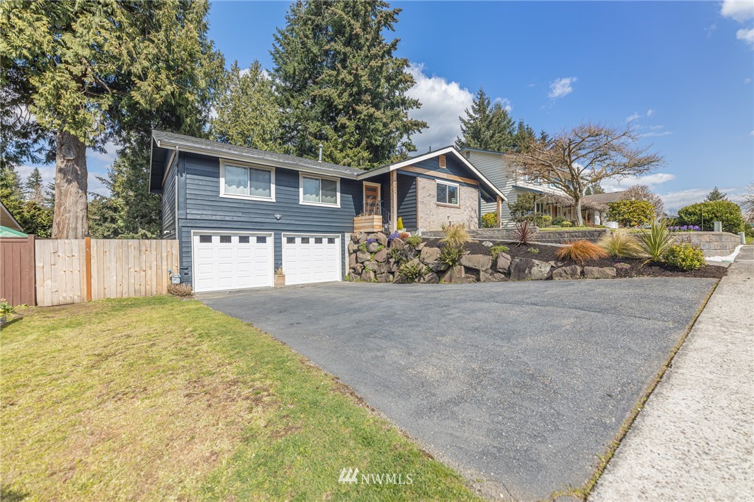 10440 Northeast 201st Street Bothell, WA 98011 - Photo 3 of 39 Gallery Image 3