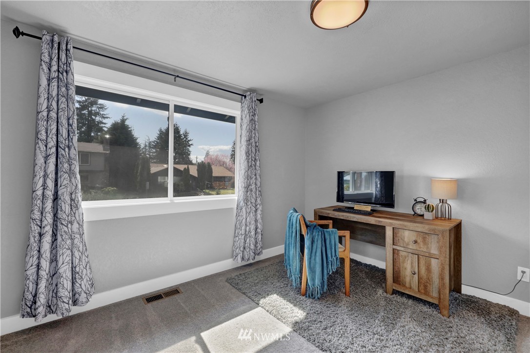 10440 Northeast 201st Street Bothell, WA 98011 - Photo 22 of 39 Gallery Image 22