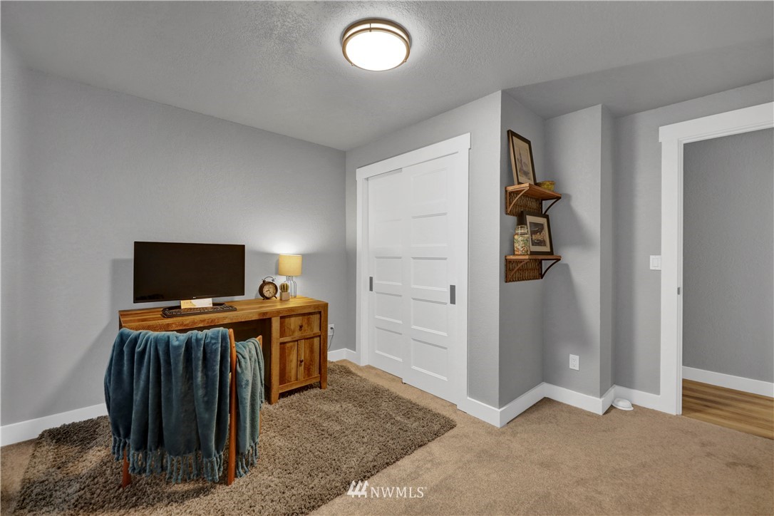 10440 Northeast 201st Street Bothell, WA 98011 - Photo 23 of 39 Gallery Image 23