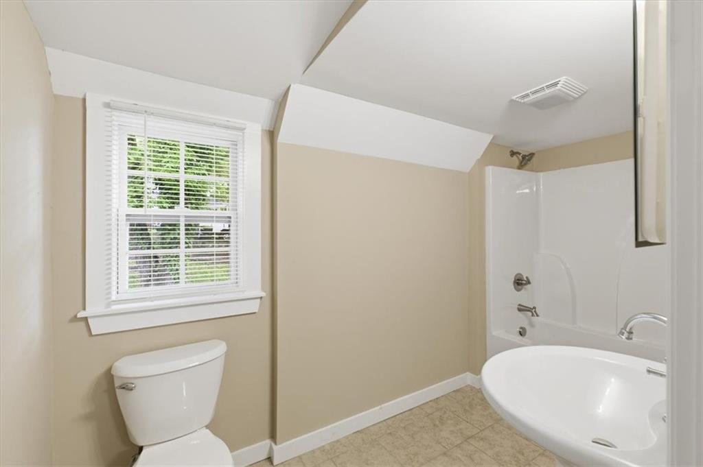 305 Grove Avenue Southeast Lindale, GA 30147 - Photo 14 of 36