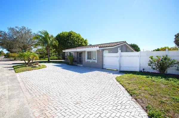 $749,000 | 2450 Northeast 18th Street, Pompano Beach, FL 33062