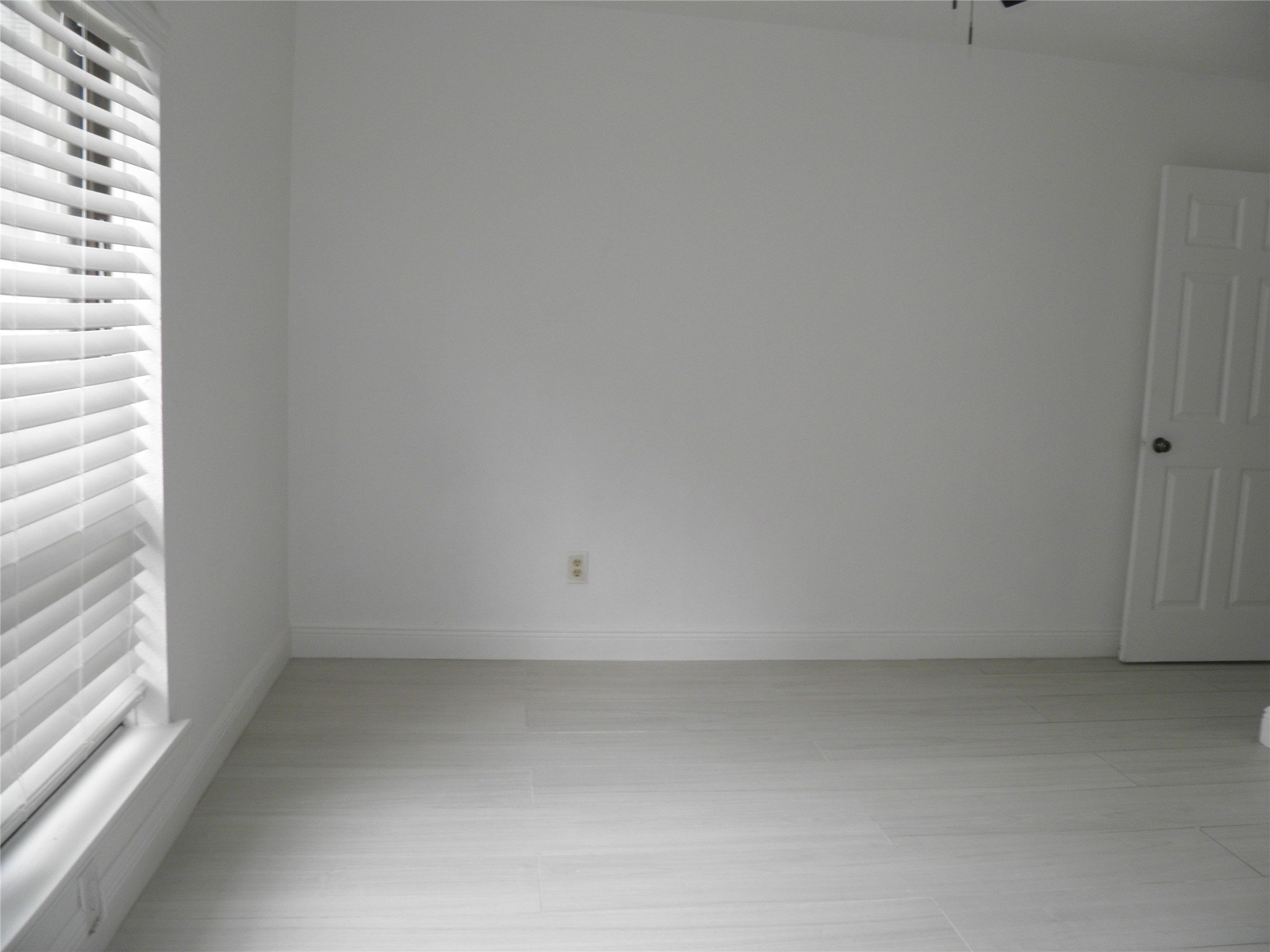 6819 Addicks Clodine Road Houston, TX 77083 - Photo 13 of 28 a view of room