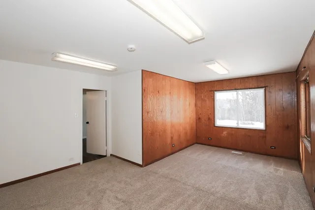 $375,000 | 755 Cambridge Lane, Hoffman Estates, IL 60169