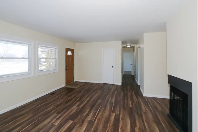 $375,000 | 755 Cambridge Lane, Hoffman Estates, IL 60169