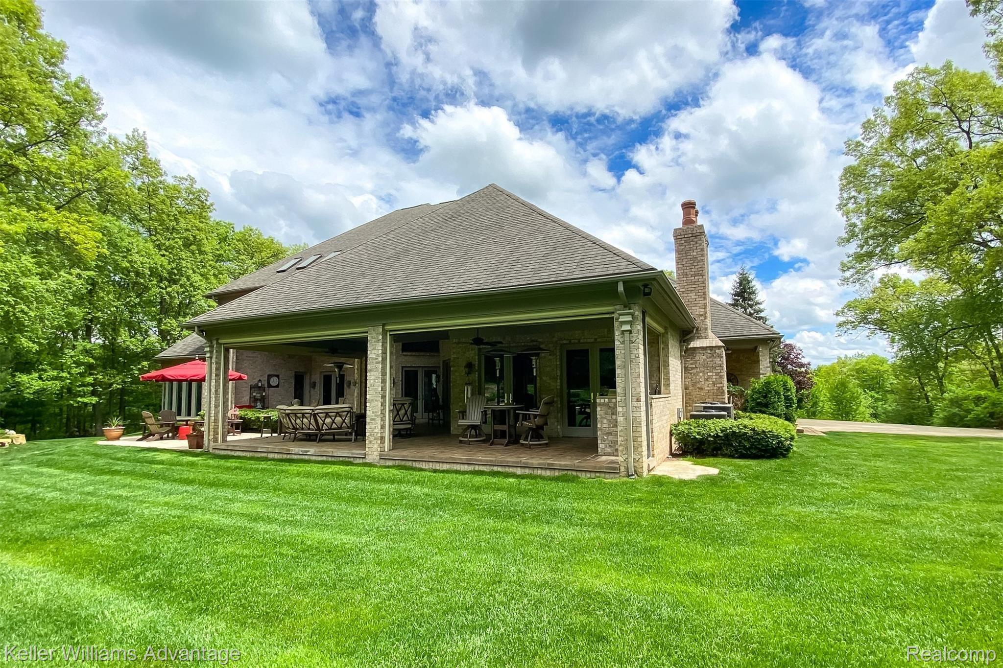 5520 Oak Bluff Road Rochester, MI 48306 - Photo 52 of 60 OakBluffRd_5520_Back_04.jpg