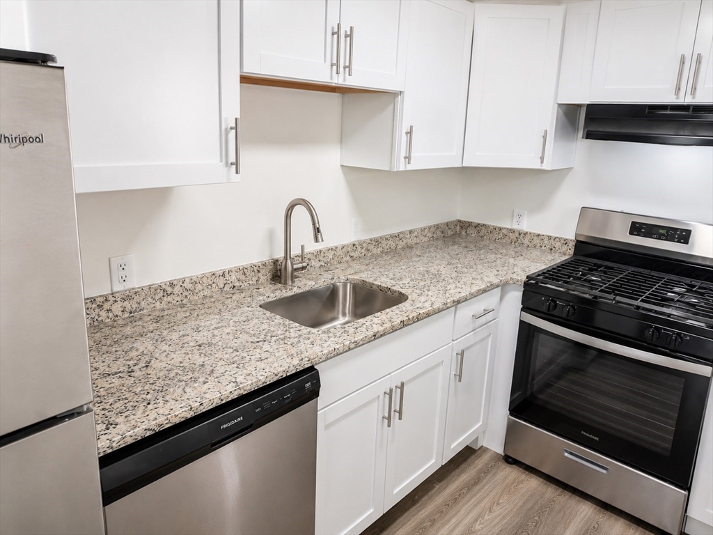 476 Riverside Drive, Unit 204 Lawrence, MA 01841 - Photo 2 of 5