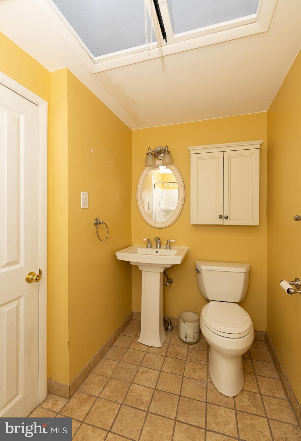 1420 Powell Road Brookhaven, PA 19015 - Photo 30 of 46 Hall Bath
