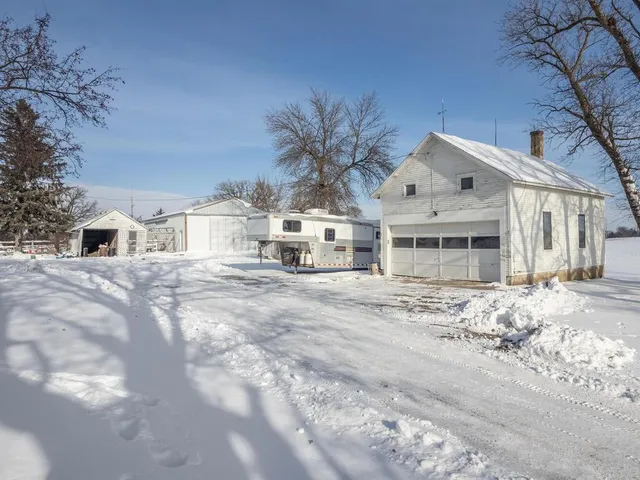$449,900 | 23086 County Road 44, St. Augusta, MN 55320