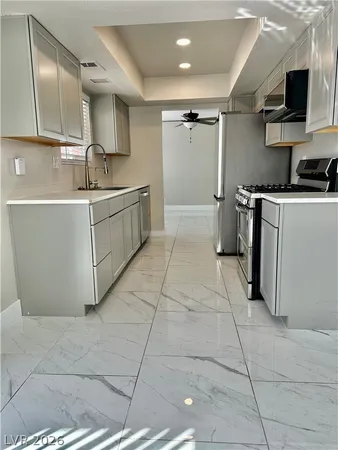 $1,950 | 7037 Brown Derby Circle, Las Vegas, NV 89128