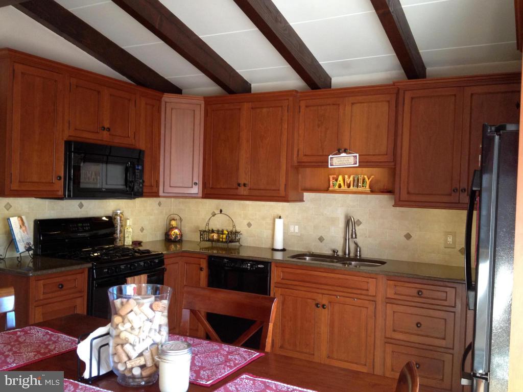 104 Market Street Lititz, PA 17543 - Photo 2 of 22