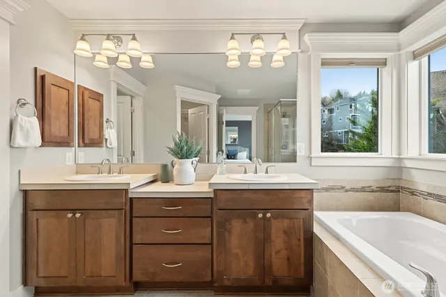 $1,350,000 | 2170 Northwest Stoney Creek Drive, Issaquah, WA 98027