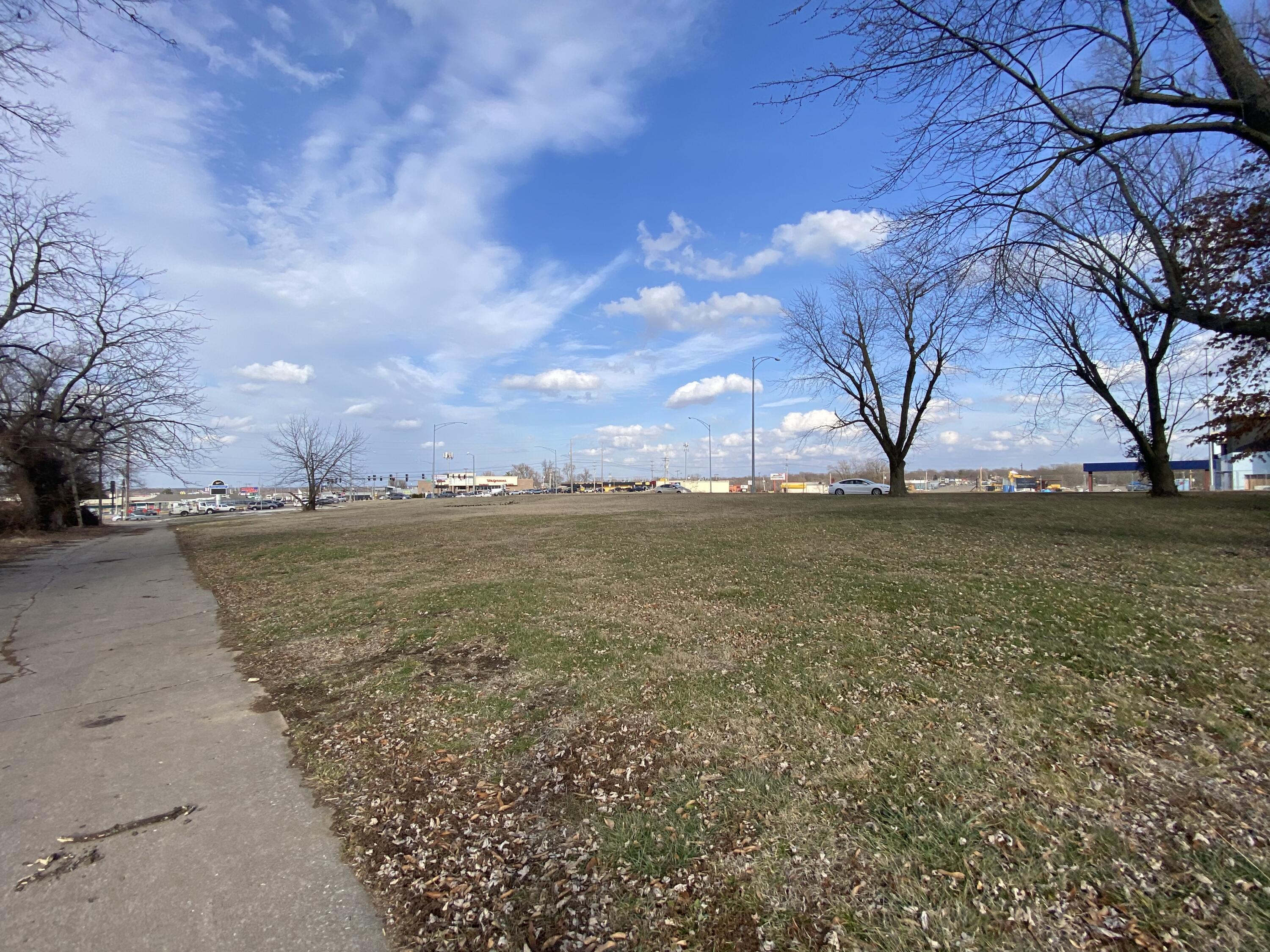 1.21-acres North Kansas Expressway Springfield, MO 65803 - Photo 6 of 10 IMG_4900