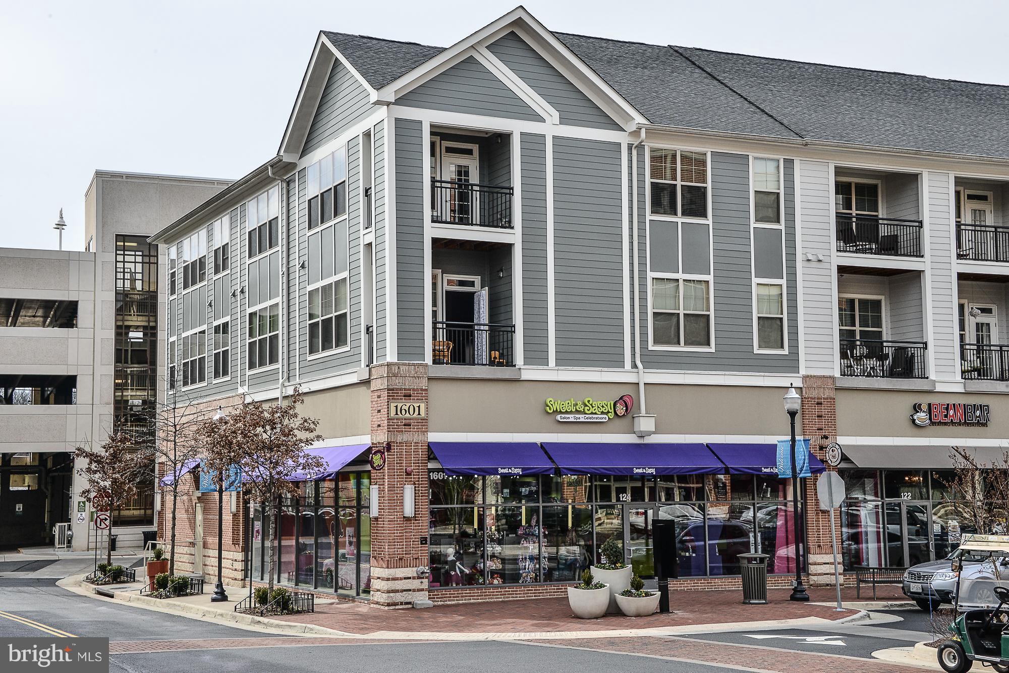 1428 Ribbon Limestone Terrace Southeast Leesburg, VA 20175 - Photo 27 of 29 Town Center is close by!