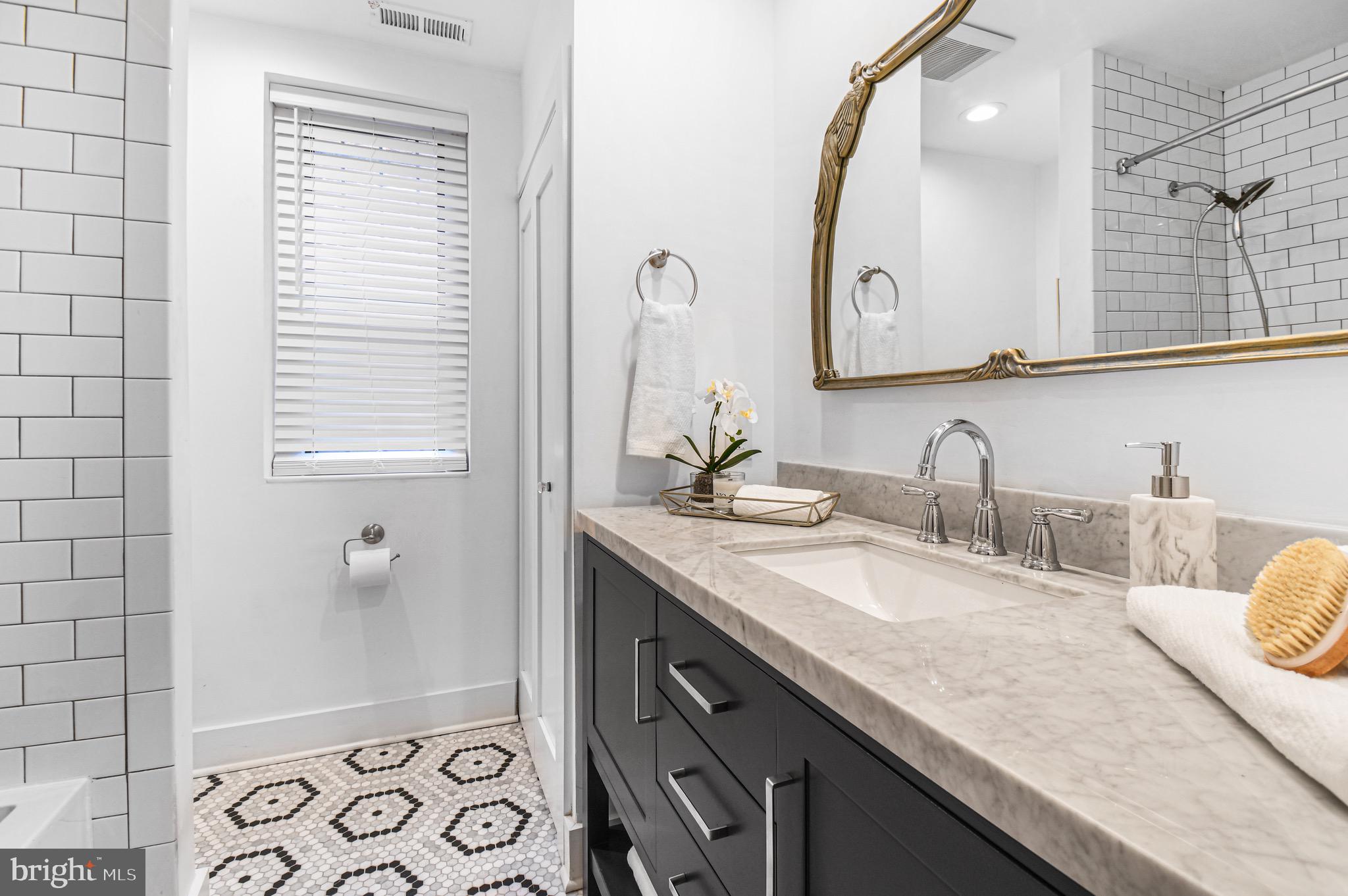 2013 Columbia Road Northwest, Unit E Washington, DC 20009 - Photo 16 of 25 Gallery Image 16