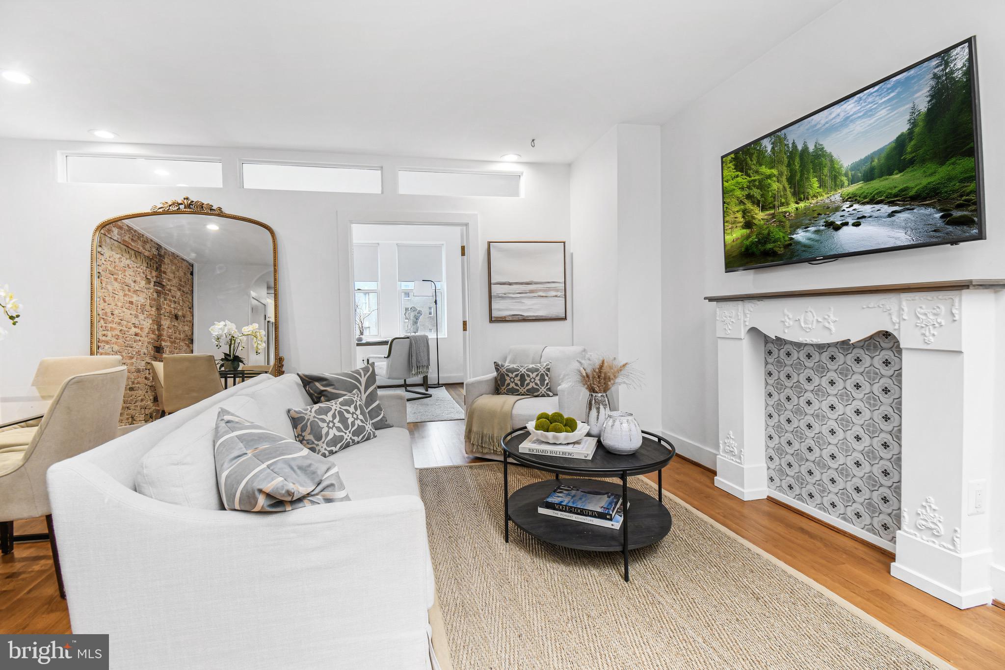 2013 Columbia Road Northwest, Unit E Washington, DC 20009 - Photo 4 of 25 Gallery Image 4