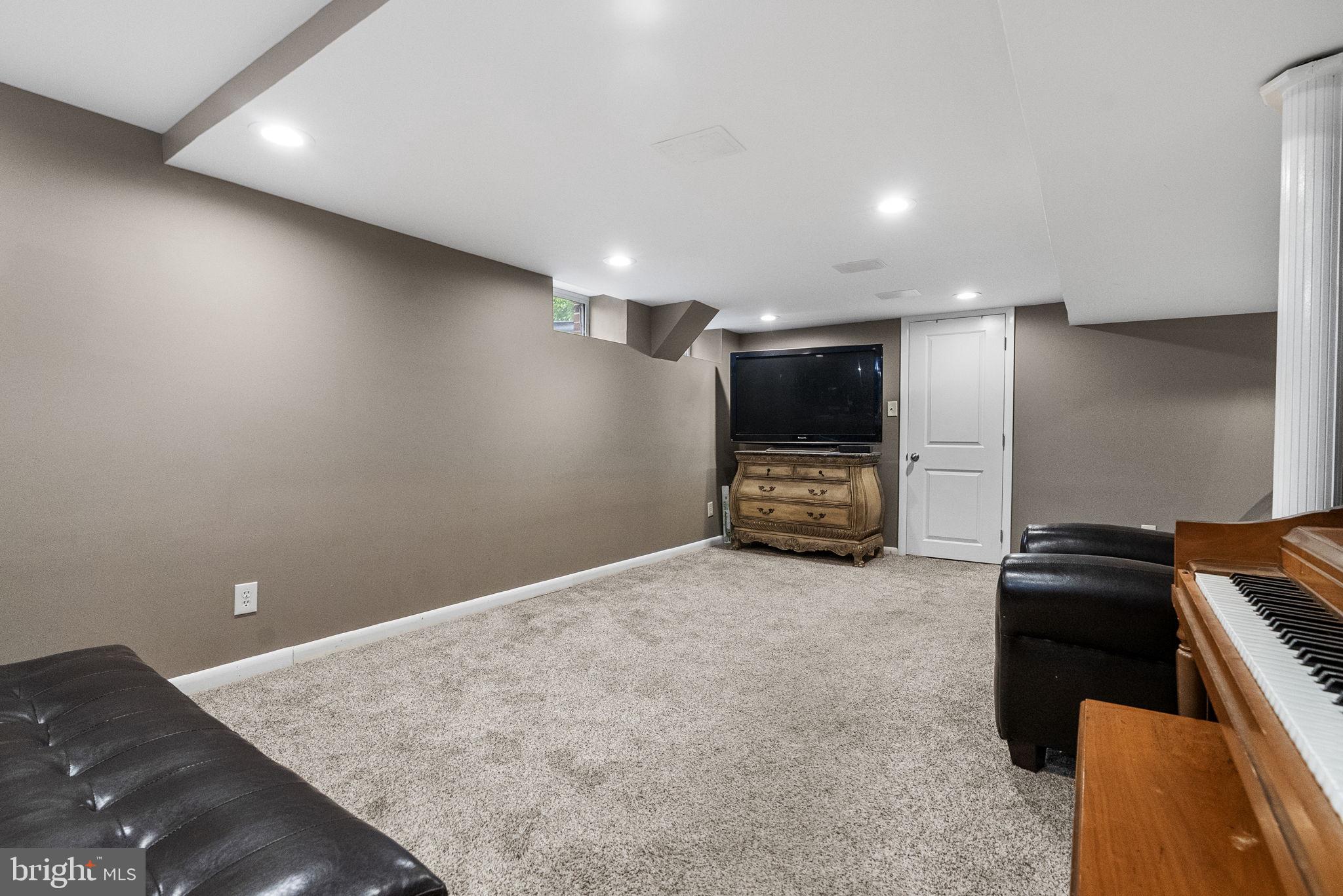 2509 Riverton Road Cinnaminson, NJ 08077 - Photo 47 of 68