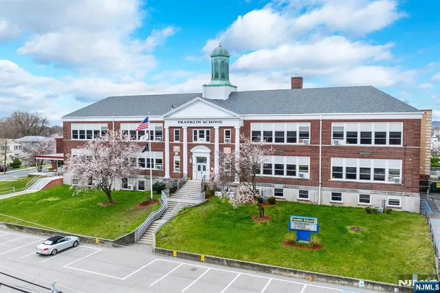 $3,700 | 5 Daniel Court, Unit 1, Saddle Brook, NJ 07663