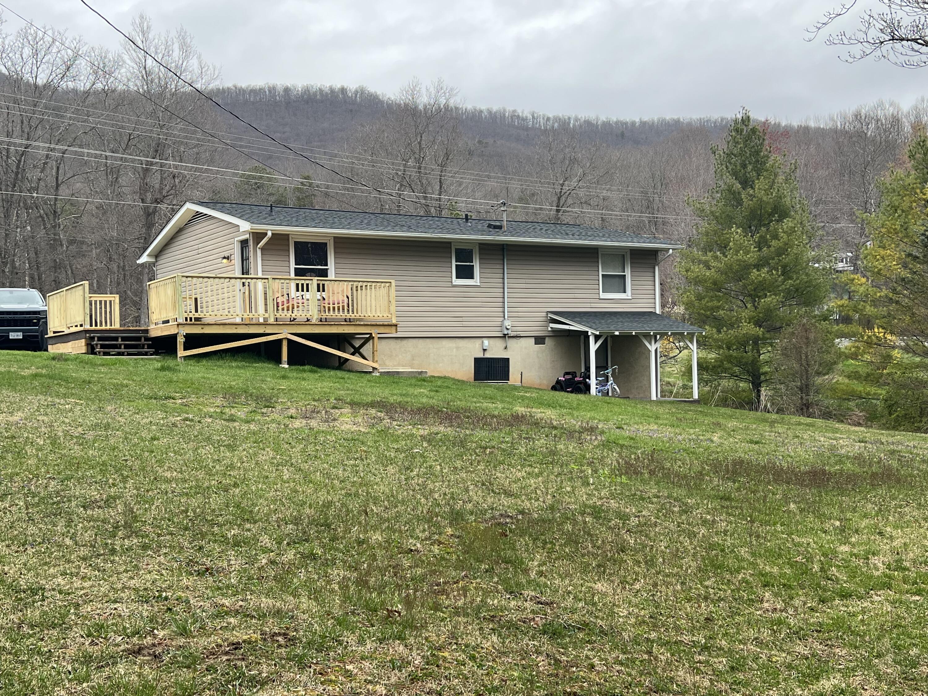 5304 Keffer Road Catawba, VA 24070 - Photo 2 of 12 IMG_2809