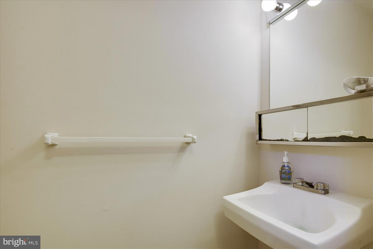 17432 Hoskinson Road Poolesville, MD 20837 - Photo 13 of 21 Gallery Image 13