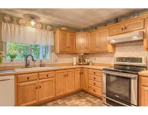 27 Porter Road Chelmsford, MA 01824 - Photo 7 of 24