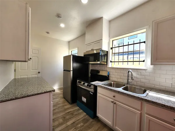 $1,350 | 2706 1/2 Berry Street, Houston, TX 77004