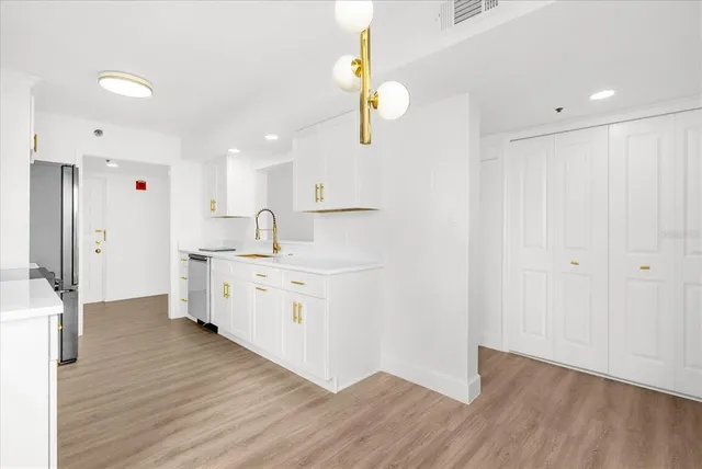 $570,000 | 206 Quayside Circle, Unit 404, Maitland, FL 32751