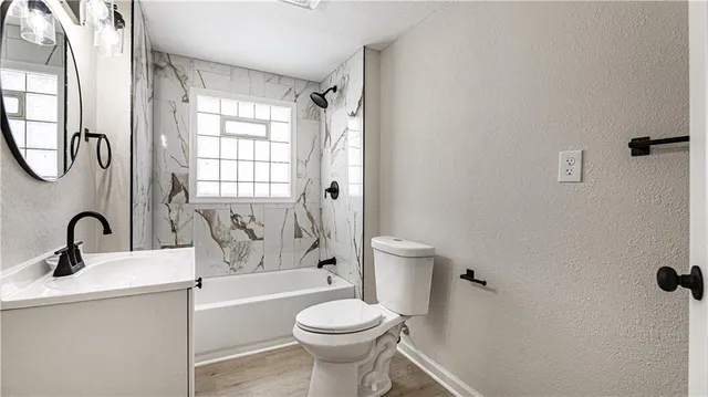 $340,000 | 808 Northeast Russell Rd., Kansas City, MO 64116