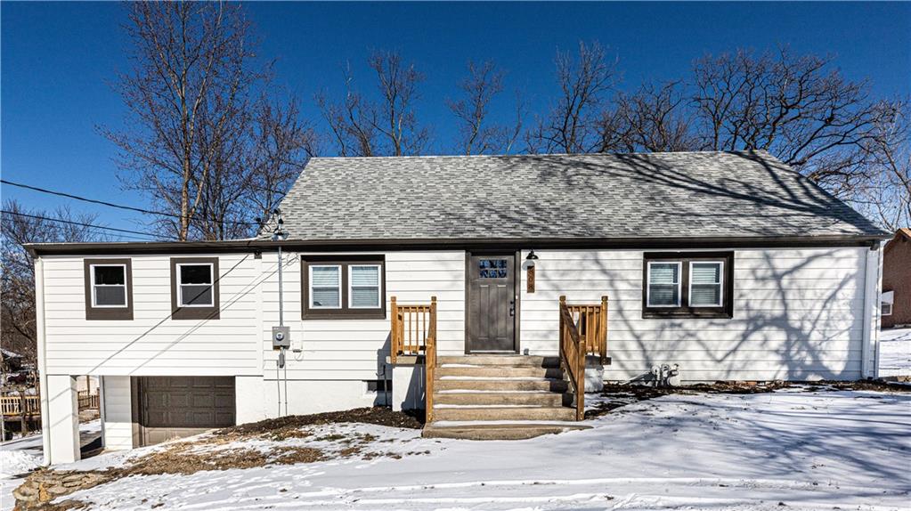 808 Northeast Russell Rd. Kansas City, MO 64116 - Photo 2 of 20