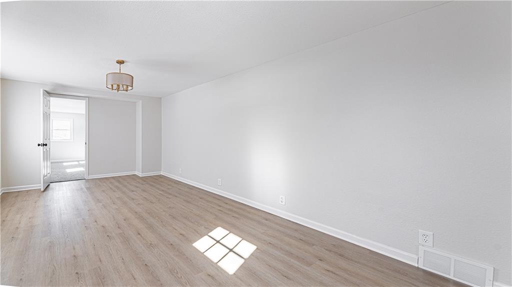 808 Northeast Russell Rd. Kansas City, MO 64116 - Photo 3 of 20