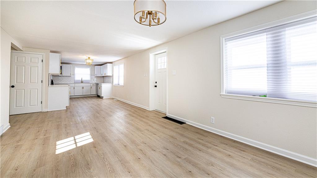 808 Northeast Russell Rd. Kansas City, MO 64116 - Photo 5 of 20