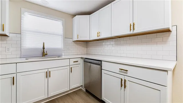 $340,000 | 808 Northeast Russell Rd., Kansas City, MO 64116