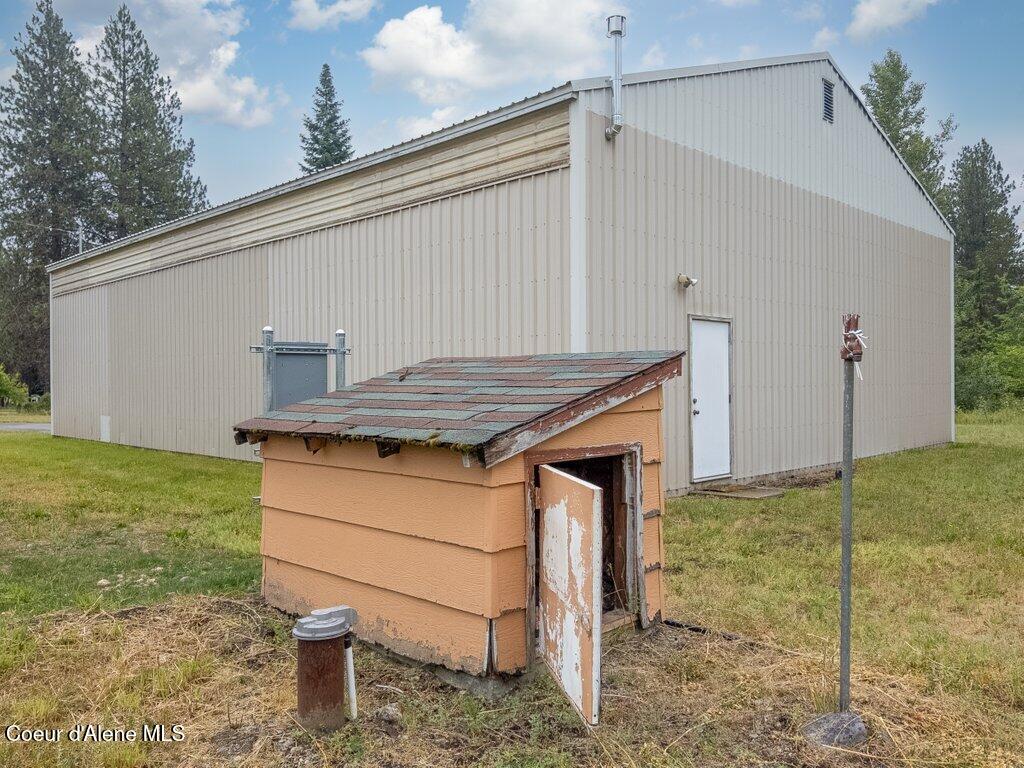 16907 North Trails End Road Rathdrum, ID 83858 - Photo 18 of 24 Well head and filter storage bldg