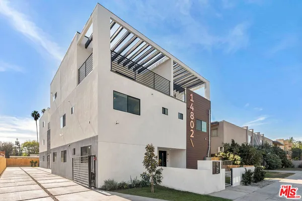 $4,795 | 14804 1/2 Vanowen Street, Van Nuys, CA 91405