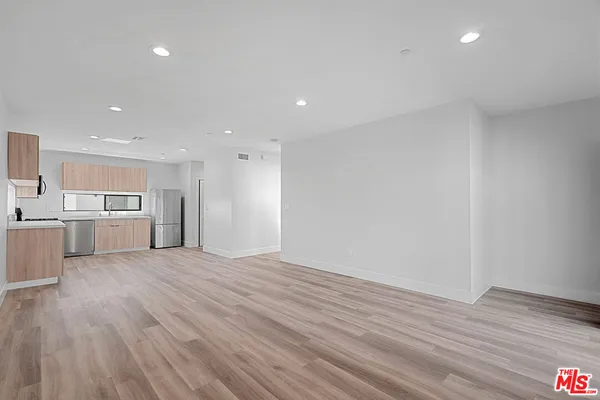$4,795 | 14804 1/2 Vanowen Street, Van Nuys, CA 91405