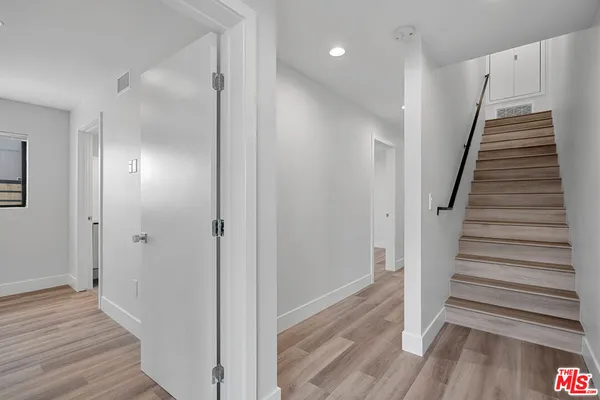 $4,795 | 14804 1/2 Vanowen Street, Van Nuys, CA 91405
