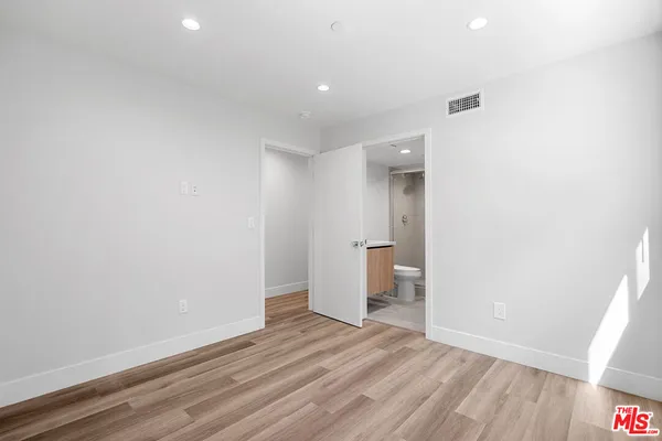 $4,795 | 14804 1/2 Vanowen Street, Van Nuys, CA 91405