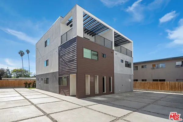 $4,795 | 14804 1/2 Vanowen Street, Van Nuys, CA 91405