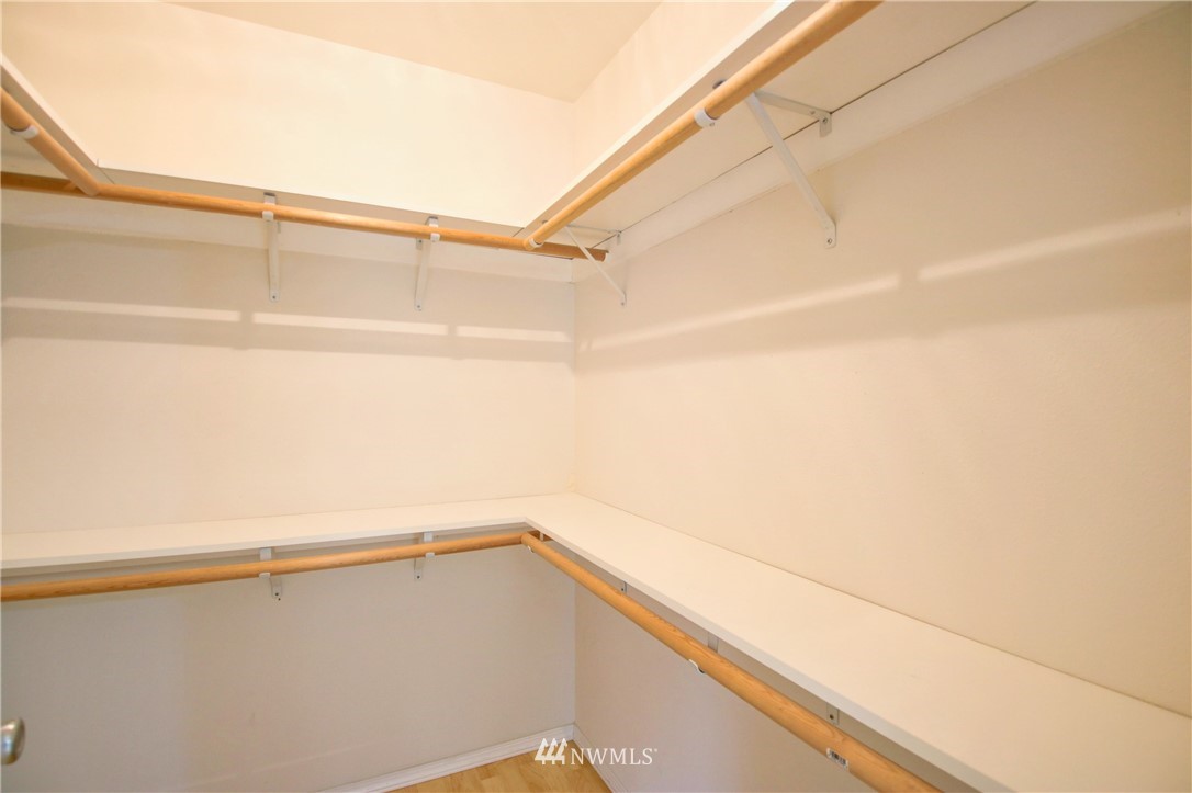 885 Cook Road, Unit 6 Sedro-Woolley, WA 98284 - Photo 20 of 31 a view of a air conditioner and an oven