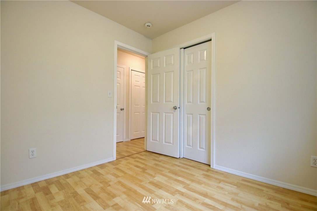 885 Cook Road, Unit 6 Sedro-Woolley, WA 98284 - Photo 23 of 31 a view of an empty room