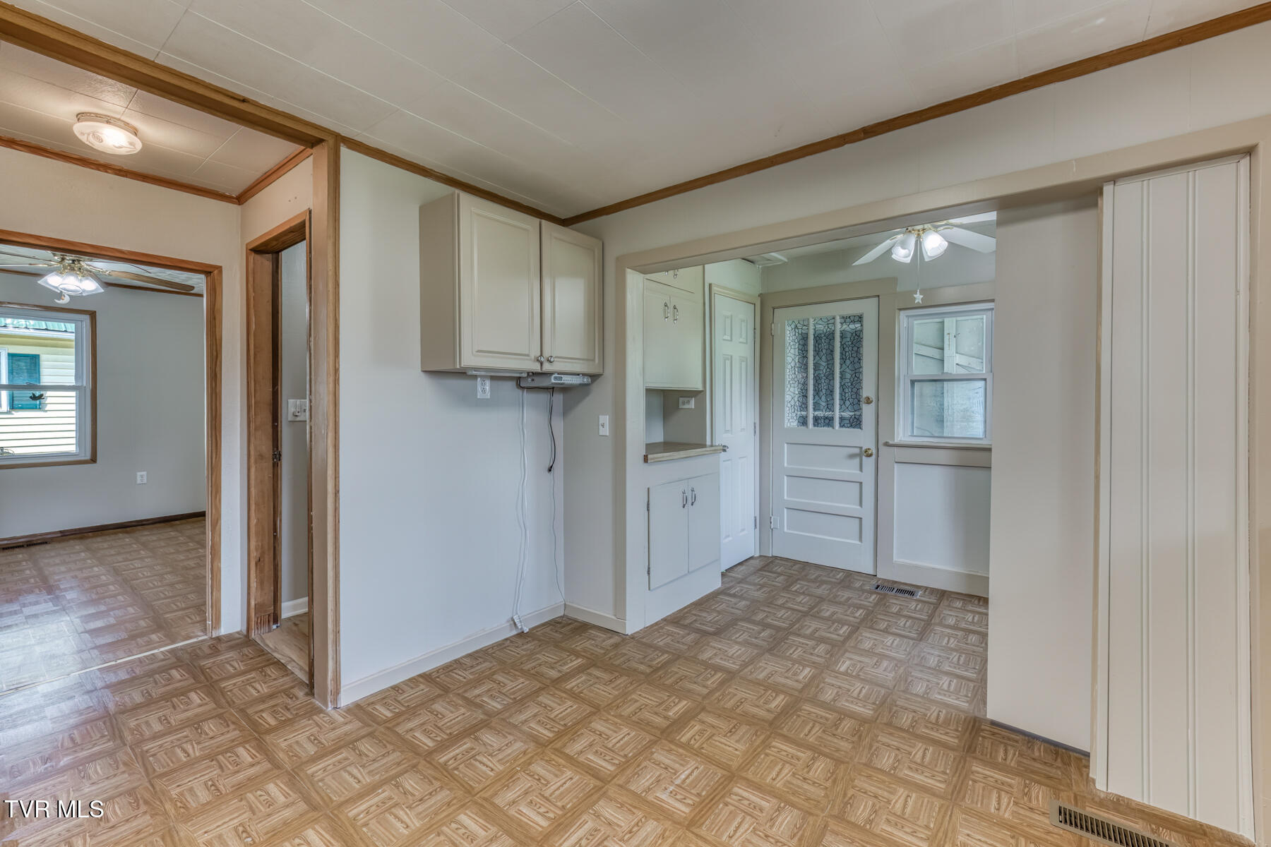 945 North Elm Avenue Erwin, TN 37650 - Photo 15 of 46 945 N Elm Ave-15