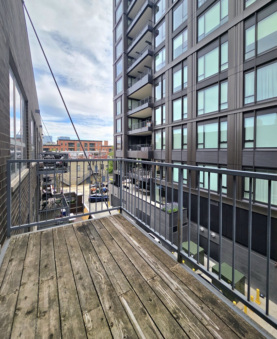 4 North Aberdeen Street, Unit 403 Chicago, IL 60607 - Photo 18 of 23