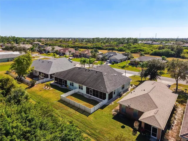 $299,900 | 13348 Southwest Pembroke Circle North, Lake Suzy, FL 34269