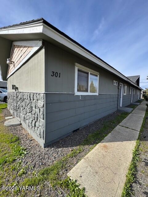 301 Perry Street Yakima, WA 98902 - Photo 1 of 4 301 W Perry