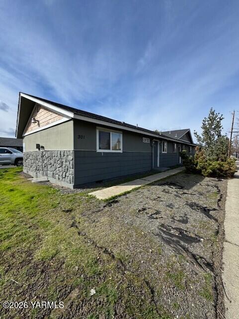 301 Perry Street Yakima, WA 98902 - Photo 3 of 4 301 4