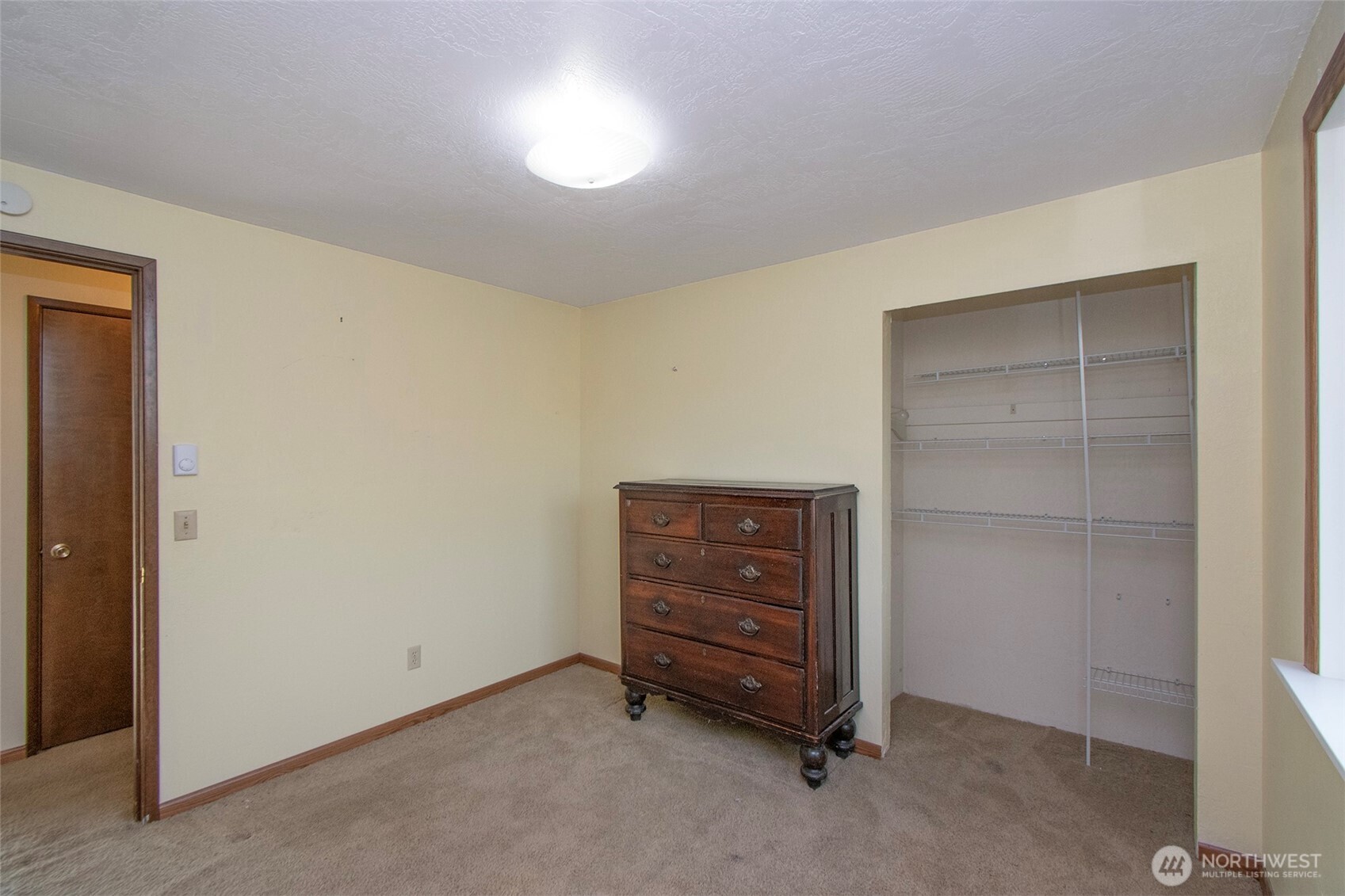 62 Hogback Road Sequim, WA 98382 - Photo 18 of 40 a room with a walk in closet