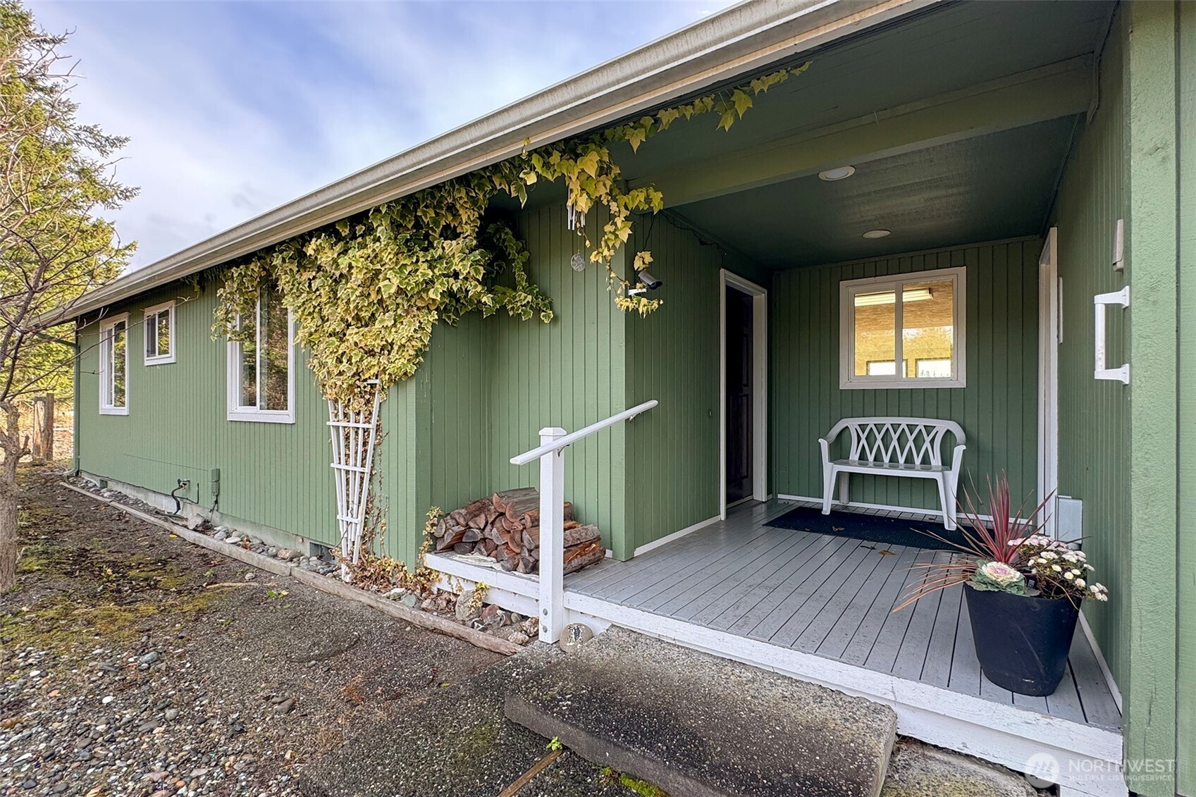 62 Hogback Road Sequim, WA 98382 - Photo 2 of 40 a view of balcony