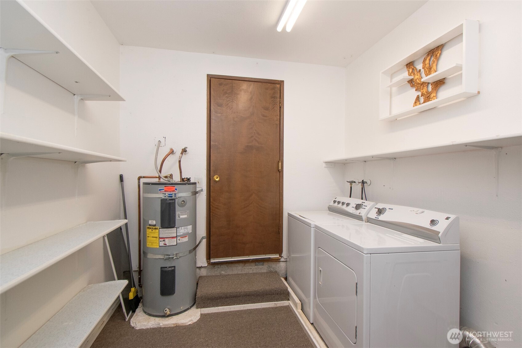 62 Hogback Road Sequim, WA 98382 - Photo 28 of 40 a utility room with dryer and washer